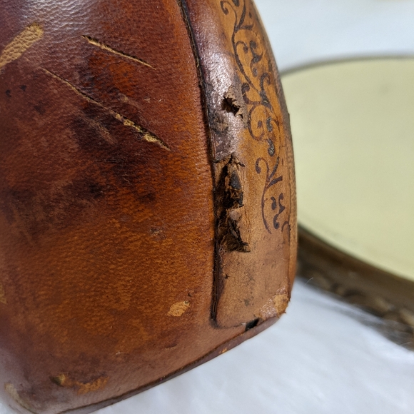 Vintage Mid Century Leather Italy Wine Bottle And Lid Decanter - Picture 8 of 10